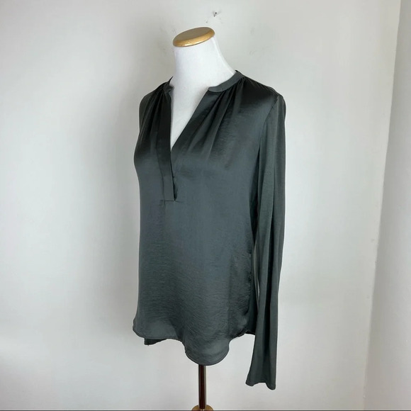 Vince Long Sleeve Split Neck Pullover Blouse Cashmere Blend Gray Green - Picture 3 of 6